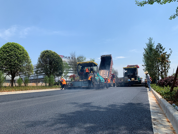 長沙太空金路橋材料有限公司,雙鋼輪壓路機,福格勒瀝青攤鋪機,AC系列,AF系列,SBS系列 長沙太空金路橋材料有限公司,雙鋼輪壓路機,福格勒瀝青攤鋪機,AC系列,AF系列,SBS系列