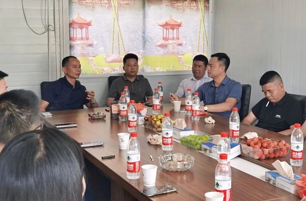 長(zhǎng)沙太空金路橋材料有限公司,雙鋼輪壓路機(jī),福格勒瀝青攤鋪機(jī),AC系列,AF系列,SBS系列 長(zhǎng)沙太空金路橋材料有限公司,雙鋼輪壓路機(jī),福格勒瀝青攤鋪機(jī),AC系列,AF系列,SBS系列