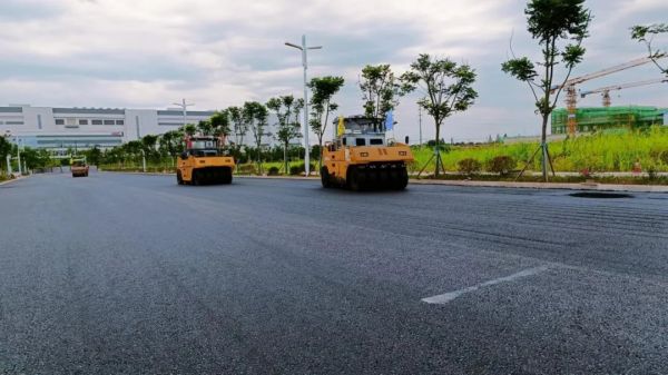 長沙太空金路橋材料有限公司,雙鋼輪壓路機(jī),福格勒瀝青攤鋪機(jī),AC系列,AF系列,SBS系列 長沙太空金路橋材料有限公司,雙鋼輪壓路機(jī),福格勒瀝青攤鋪機(jī),AC系列,AF系列,SBS系列