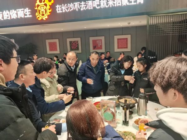 長沙太空金路橋材料有限公司,雙鋼輪壓路機,福格勒瀝青攤鋪機,AC系列,AF系列,SBS系列 長沙太空金路橋材料有限公司,雙鋼輪壓路機,福格勒瀝青攤鋪機,AC系列,AF系列,SBS系列